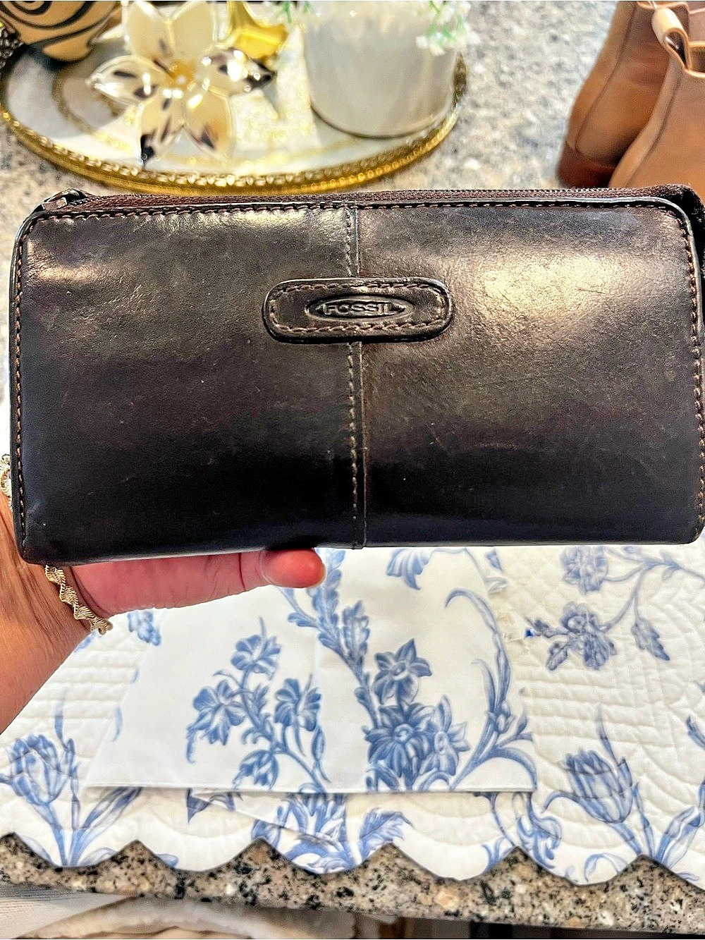 VTG Fossil Leather Zip-Around Wallet in Brown